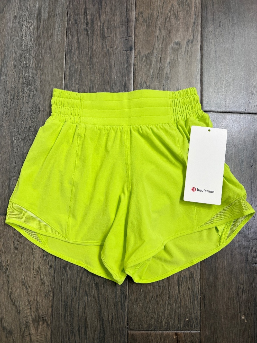 Lululemon NWT Hotty Hot High-Rise Lined Short 4" Sour Grape